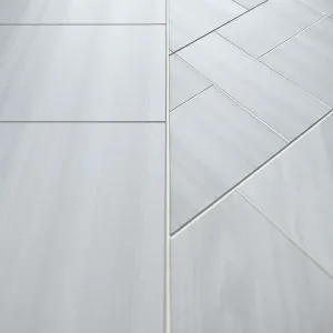 Jak układać płytki na podłodze w karo czy prosto