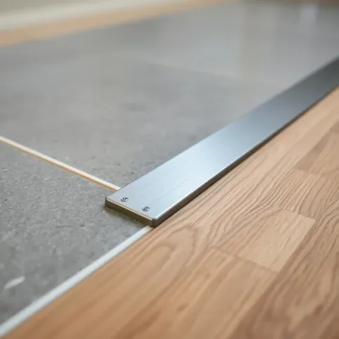 Listwa łącząca płytki z panelami