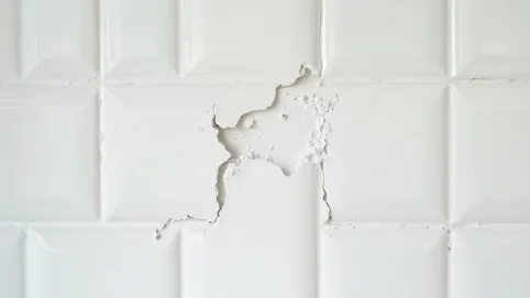 Naklejki na dziury w płytkach